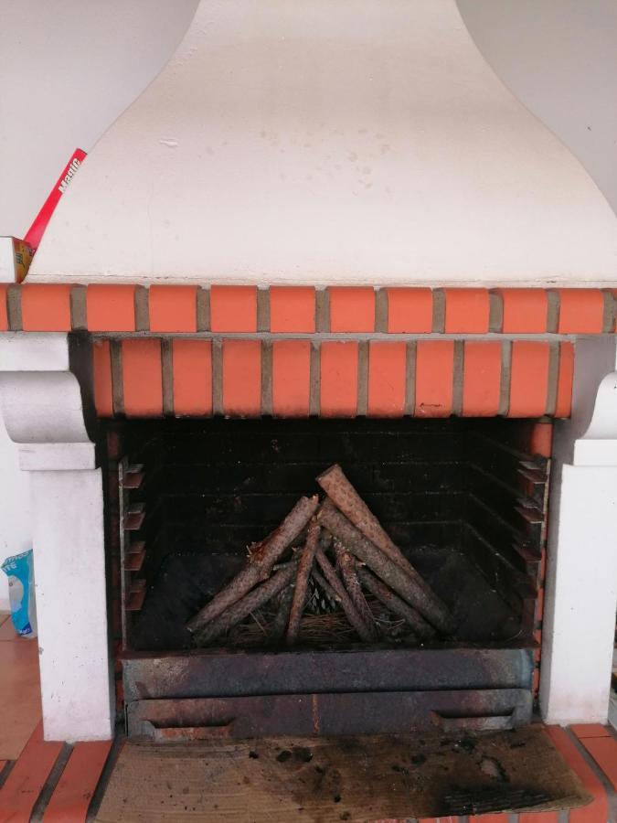 Casinha Res Do Chao Na Nazare Com Quintal E Barbecue Villa Exteriör bild